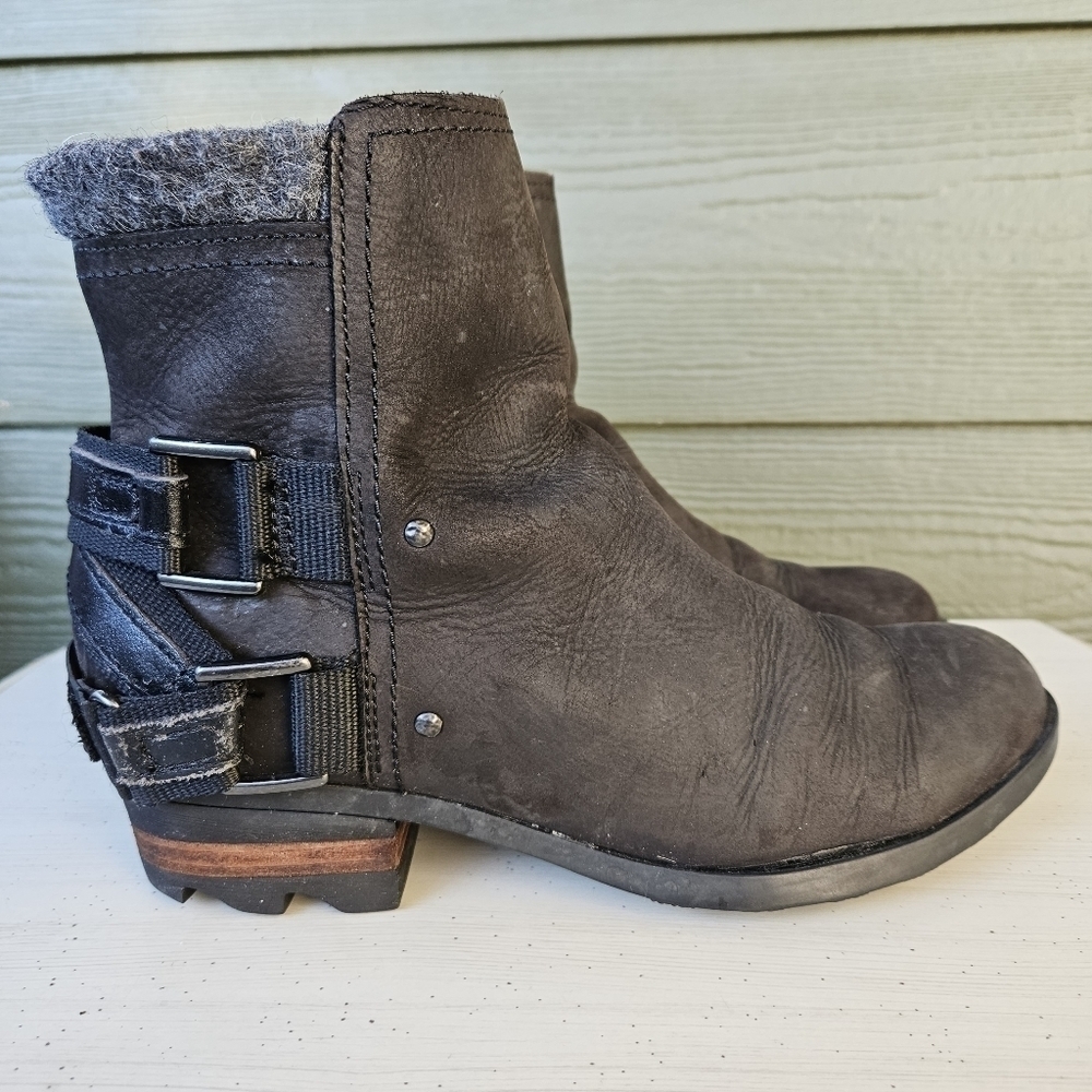 SOREL Lolla Black Leather Waterproof  Ankle Boots Side Zip Booties Womens Size 7